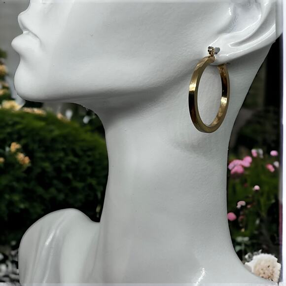 Elegant Light Gold Hoop Earrings – Classic Style, 1" x 1" - Picture 1 of 7